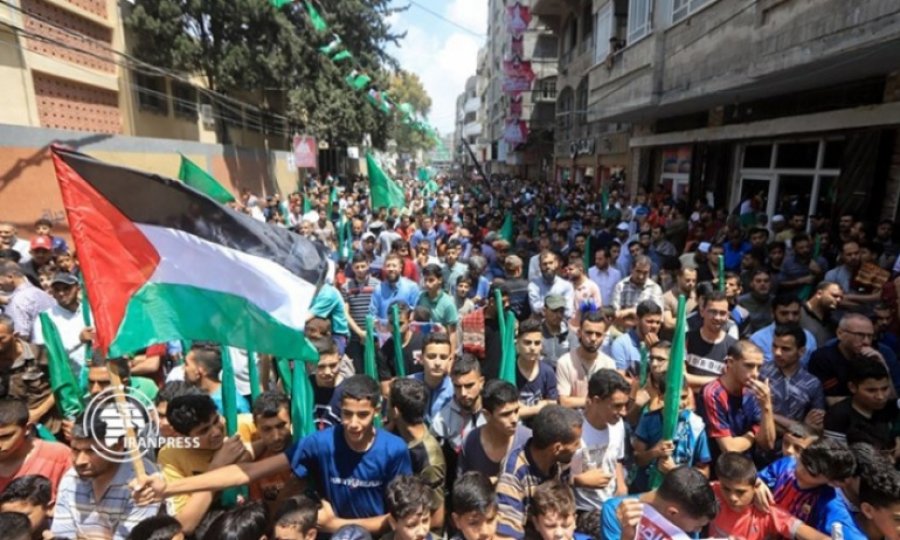 Gazze halkı Siyonist rejime karşı sokaklara döküldü