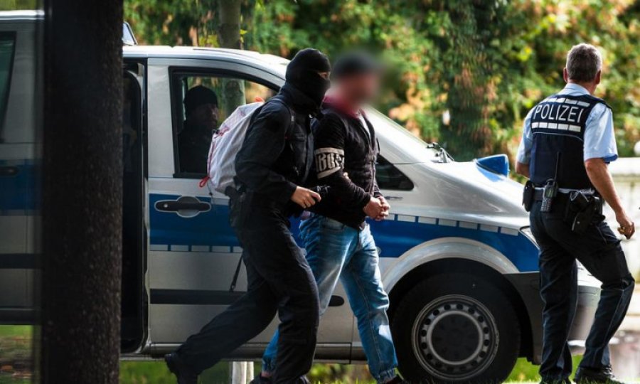 Almanya'da aşırı sağcı grup yasaklandı