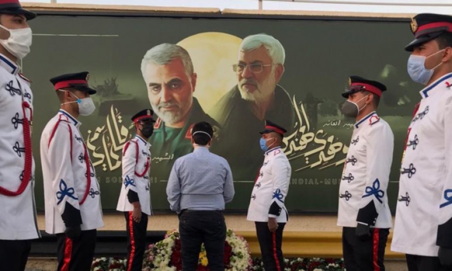 Bağdat Havalimanı’na Süleymani ve Mühendis’e ait posterler asıldı