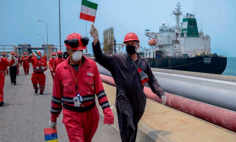 İran'ın yardım gemisi Venezuela'da