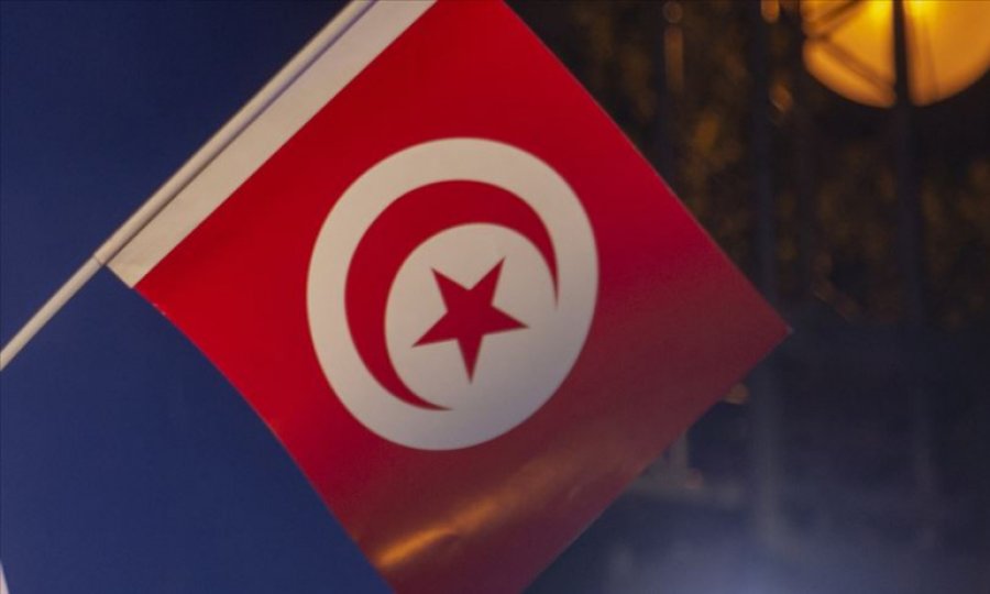 Tunus'ta Nahda Hareketi parti dışından iki kişiyi başbakanlığa aday gösterdi