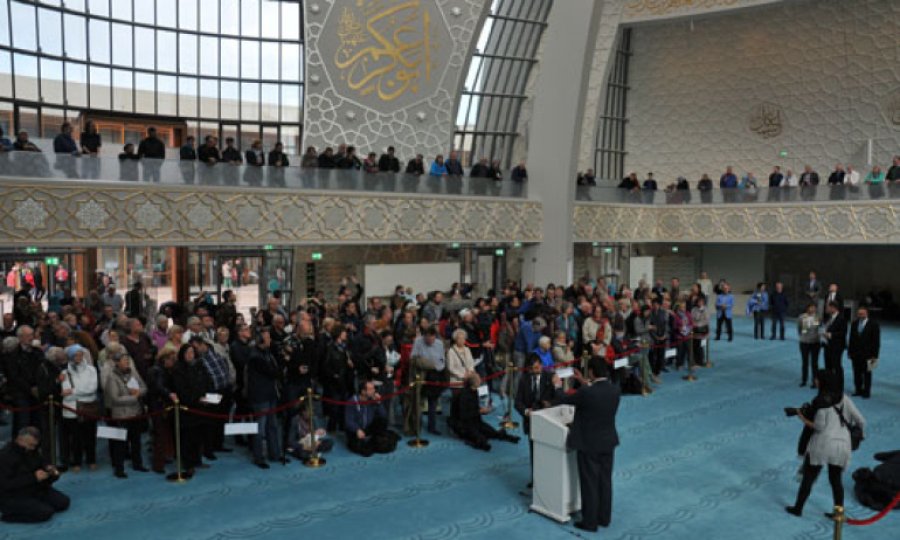 Almanya'da Camiler için "Açık kapı" töreni yapılıyor