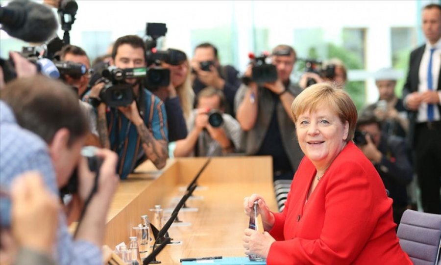 Almanya Başbakanı Merkel'in partisi CDU yeni liderini belirleyecek