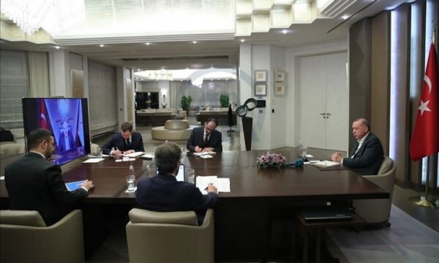 Ankara dış politikada revizyon işaretleri veriyor