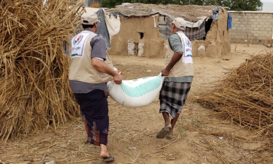 Avrupa Yetim-Der'den açlıktan ölümlerin yaşandığı Yemen'e 1700 çuval (85 ton) un yardımı