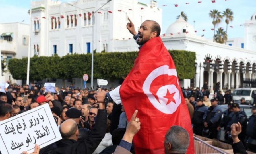 Tunus’ta hafta sonundan bu yana süren gösterilerde 1000’den fazla gözaltı