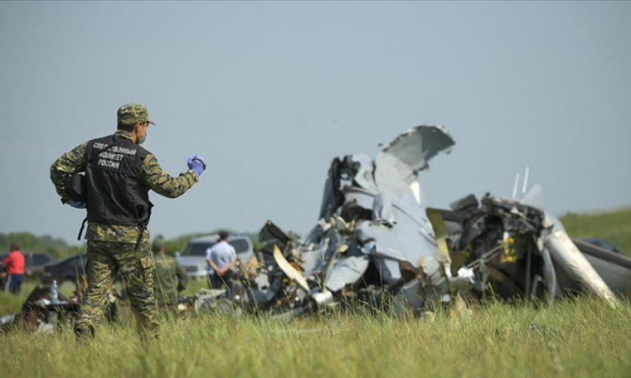 Tataristan'da paraşütçü taşıyan uçağın düşmesi sonucu 16 kişi hayatını kaybetti