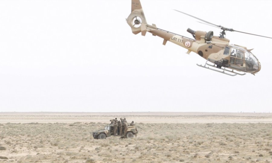 Tunus'ta askeri helikopter düştü: 3 ölü