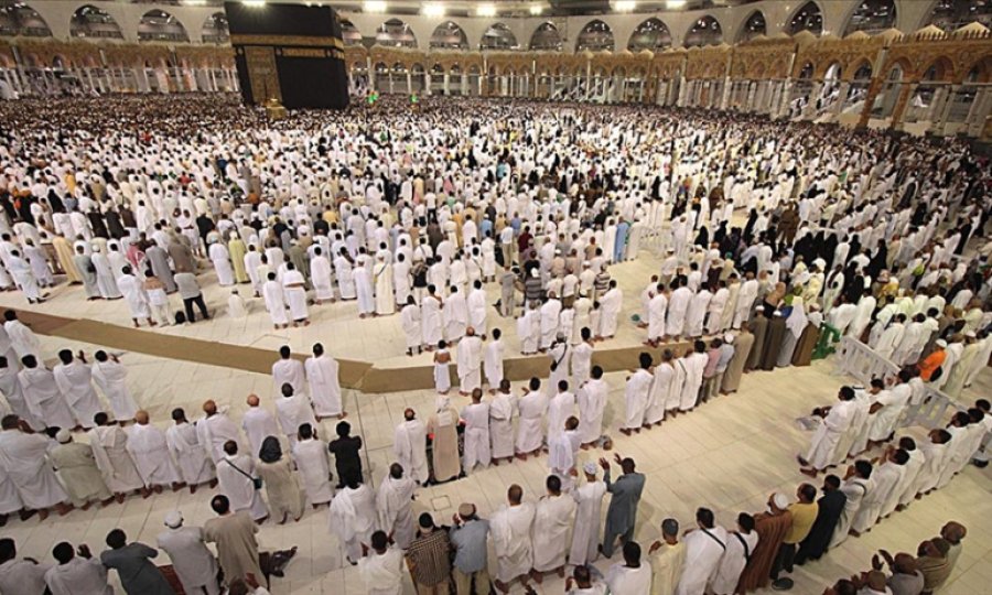 Mescid-i Haram'da bir buçuk yıl aradan sonra ilk kez aralıksız saf tutuldu