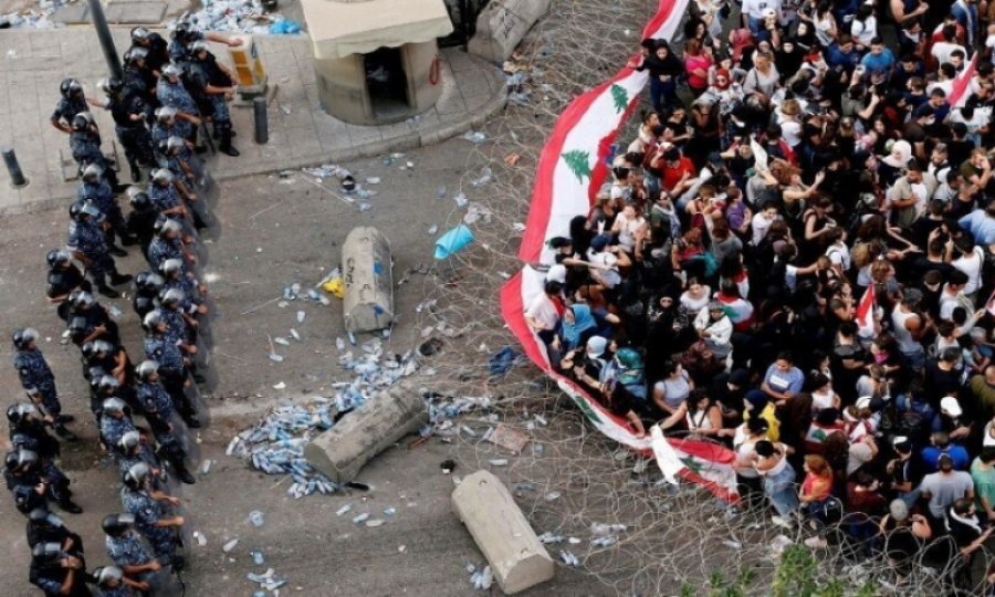 Lübnan'da 'Siyonist Samir Caca' Sloganları