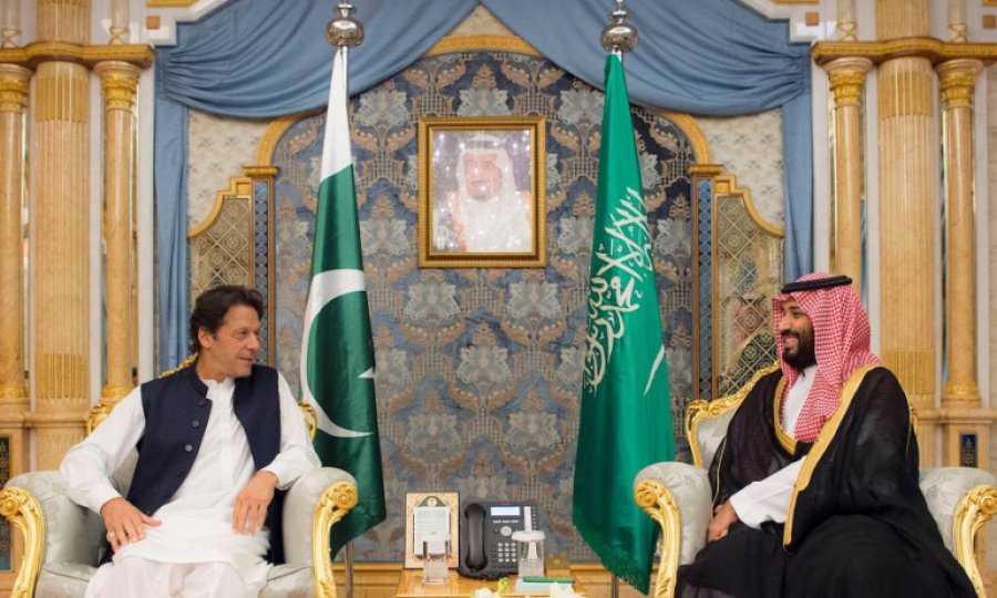 Suudi Arabistan'dan İsrail ile normalleşmeye karşı çıkan Pakistan'a 'sus payı' mı?