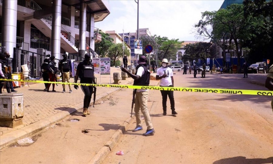 Uganda'nın başkenti Kampala'da 2 ayrı patlama meydana geldi