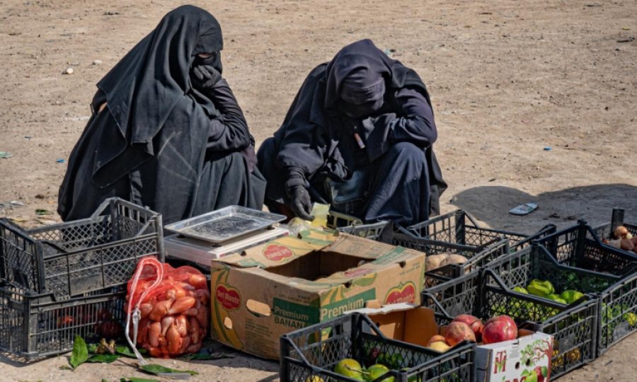 IŞİD'in kol gezdiği Suriyeli mülteci kampında cinayetler hızla artıyor