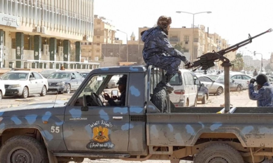 Libya'da hareketlilik! Başbakanlık ve bakanlık binaları kuşatıldı