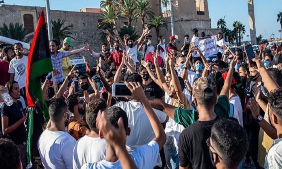 Libya'da planlanan seçimler resmen ertelendi