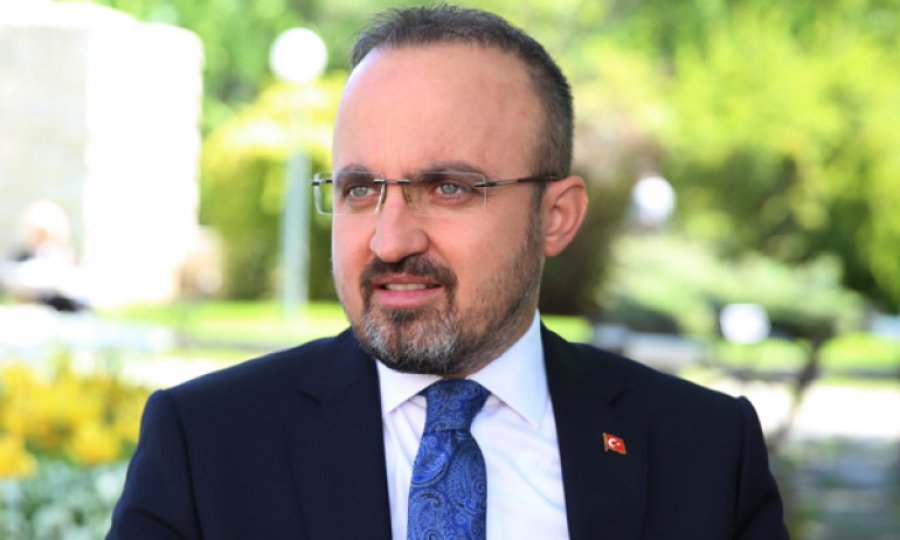 'Anayasanın darbecilerin yapmasından kaynaklanan sorunları var'