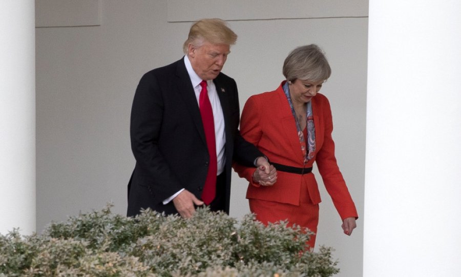 May, Trump elini tuttuktan sonra ilk iş eşini aramış: Eşimi arayıp başka bir adamın elini tuttuğumu söylemeliyim