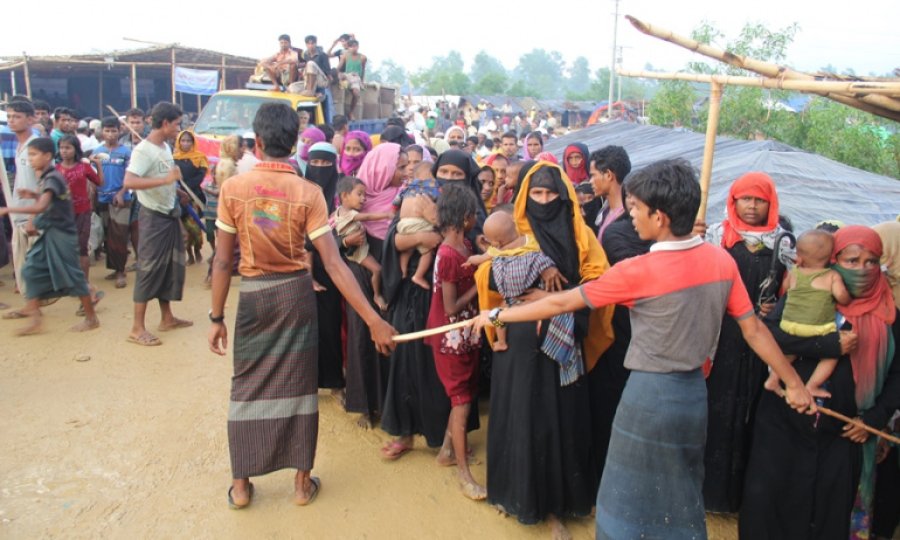 Arakanlı Müslümanlar'ın tartışmalı adaya sevkıyatı sürüyor