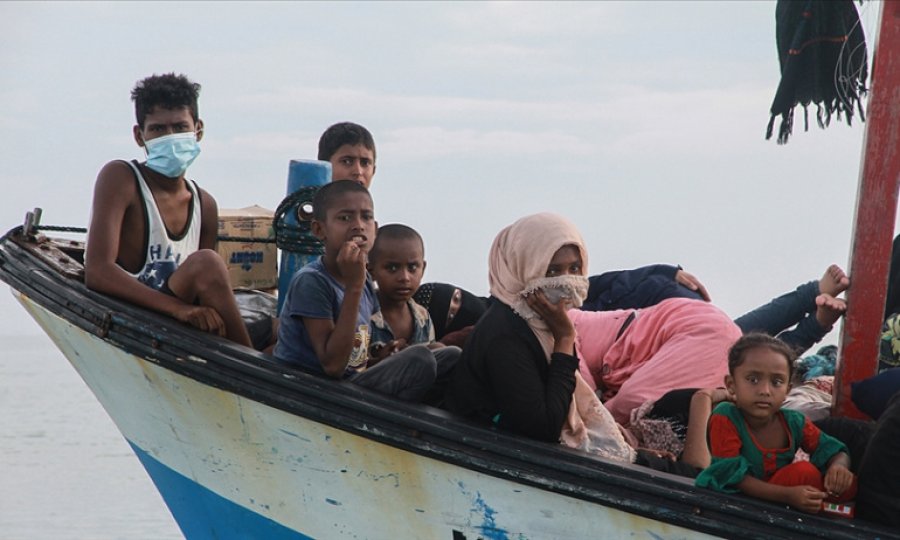 Andaman Denizi'nde mahsur kalan Arakanlıların kurtarılması için çağrı