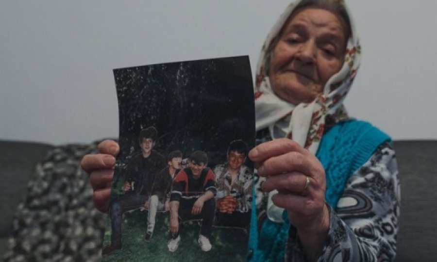 Srebrenitsa katliamında üç oğlunu kaybetti 