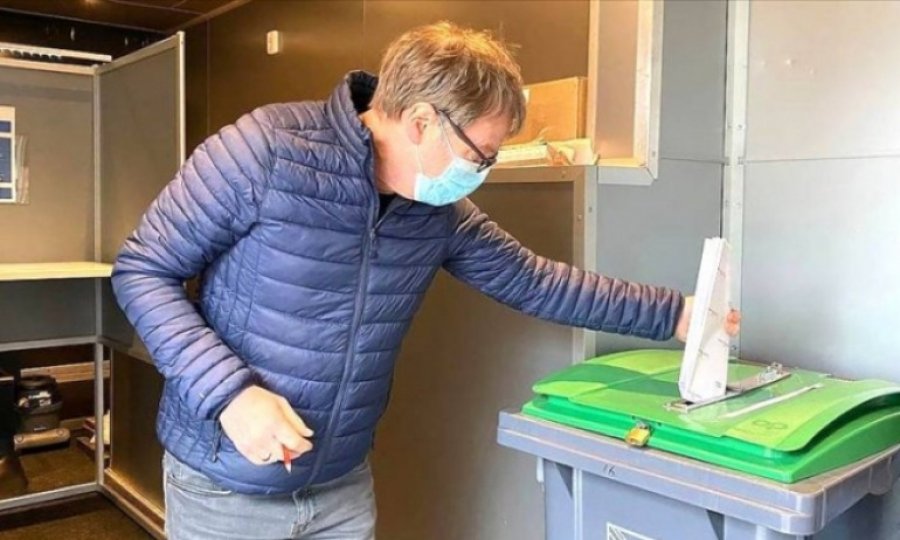 Hollanda'da genel seçimleri Başbakan Rutte'nin partisi kazandı