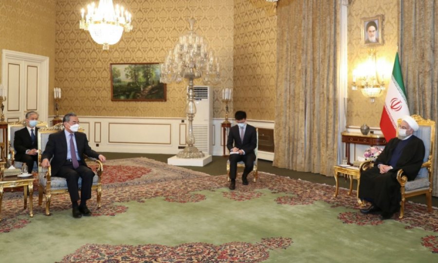 İran ile Çin 25 yıllık iş birliği anlaşması imzaladı