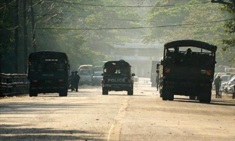 Myanmar'da 3 etnik silahlı grup darbecileri tehdit etti