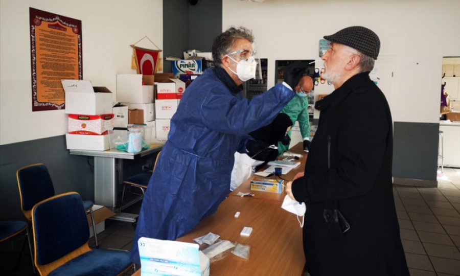 Almanya'daki Camilerden Koronavirüs mücadelesine destek: Ücretsiz korona testi yapılıyor
