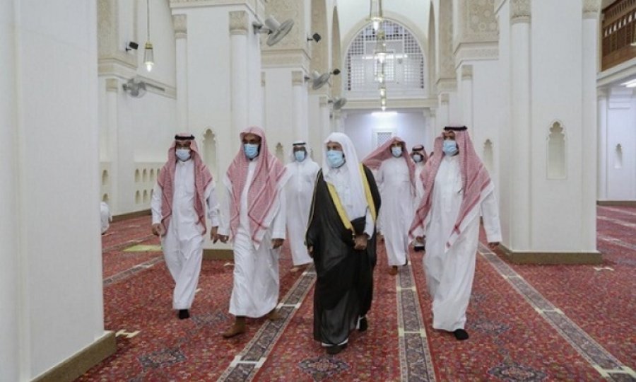 Suudi Arabistan'da binden fazla vaiz ve imam görevden alındı