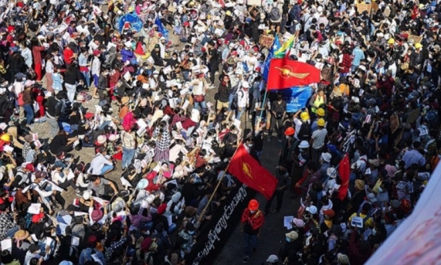 Myanmar'da cunta yönetimi 6 kişiye idam verdi