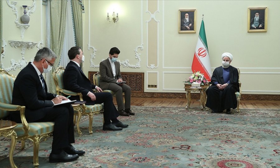 Ruhani: Yaptırımların kalkmasıyla dünya ile ekonomik iş birliğinde yeni bir ortam oluşacak