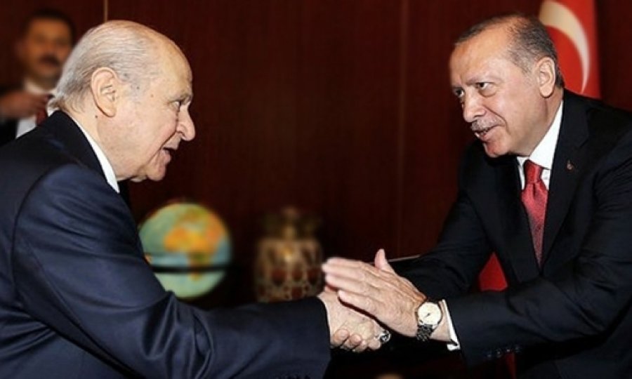 MHP’nin açıkladığı yeni anayasa çalışması AK Parti'de tartışma yarattı