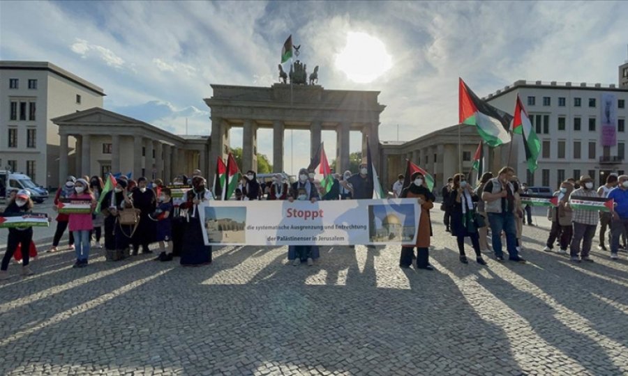 İsrail'in Filistinlilere yönelik saldırıları Berlin'de protesto edildi