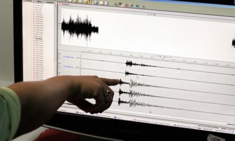 İran'da peş peşe iki deprem