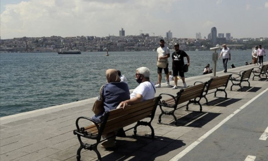 'Tam kapanma' sona erdi, 'kademeli normalleşme' başladı