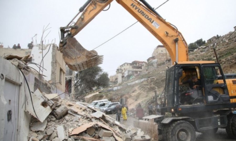 Irkçı İsrail ordusu Filistinlilerin evlerini yıktı