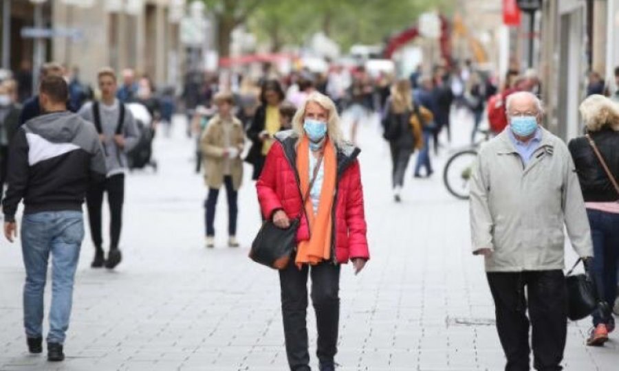 Almanya’da maske zorunluluğunun kaldırılması tartışılıyor