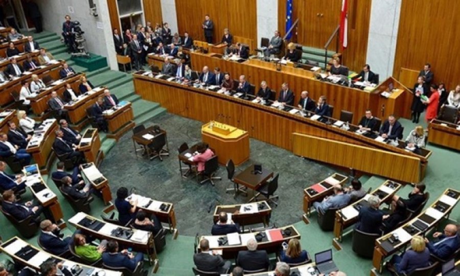 Müslümanları ilgilendiren yasa mecliste kabul edildi