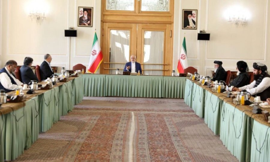 Zarif'ten Afgan heyetlerine: Savaşı bir an önce bitirin