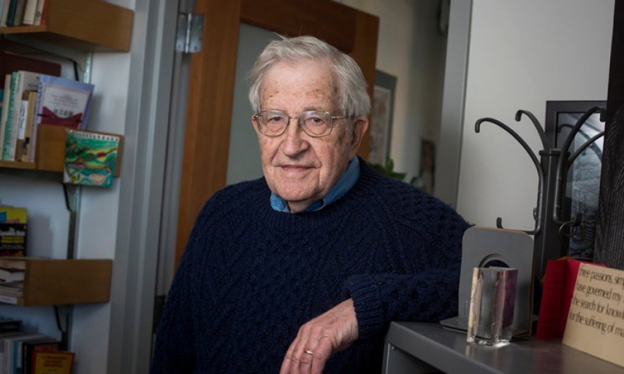 Chomsky: İslam, Batı'nın bin yıllık kökleşmiş korkusudur