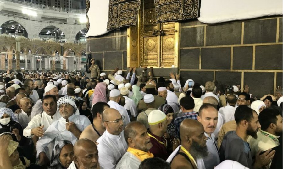 Hacılar, Mescid-i Haram’a akın etti