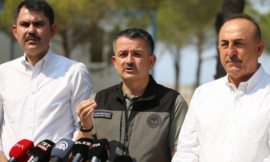 Bakan Pakdemirli yangınlarla ilgili son durumu paylaştı