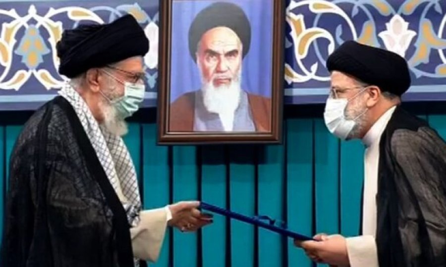 İran'da seçimleri kazanan Reisi mazbatasını aldı