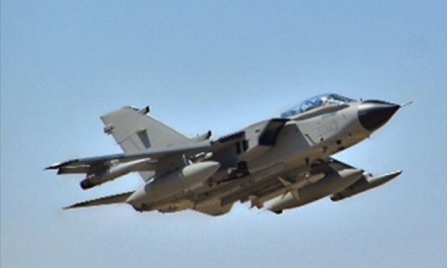 Irkçı İsrail savaş uçakları Gazze Şeridi'ne saldırdı