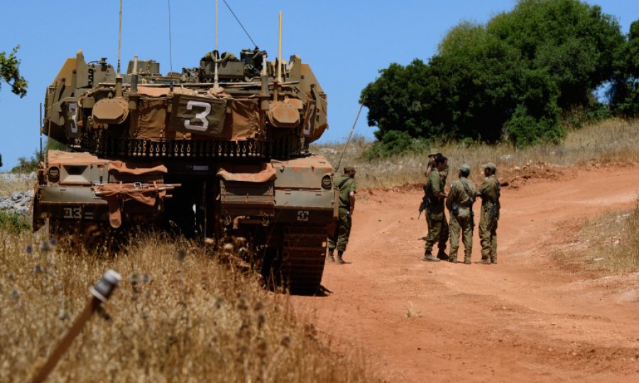 İşgal tankları Lübnan sınırında