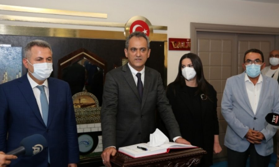 'Kovid-19 nedeniyle kapalı okul yok'
