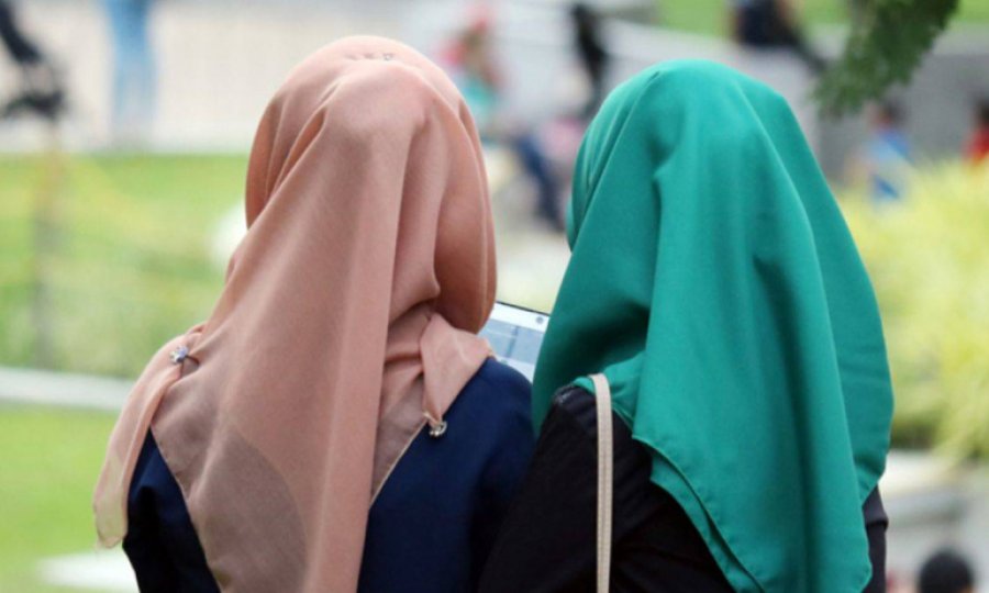 Fransa Senatosu'ndan başörtüsünü yasaklayan değişikliğe onay