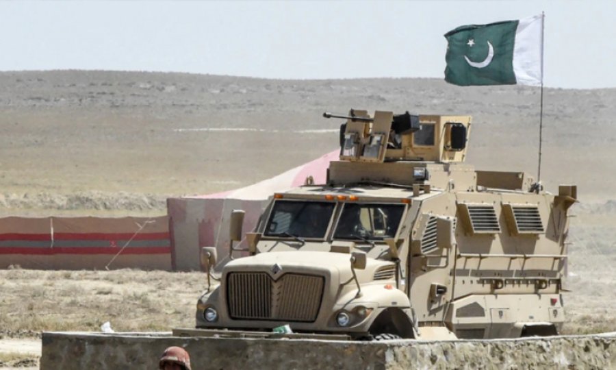 Belucistan'da 10 Pakistan askeri öldü