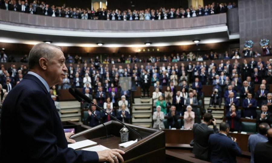 CHP'nin 'başörtüsü kanun' teklifi: Erdoğan anayasa değişikliği istedi 