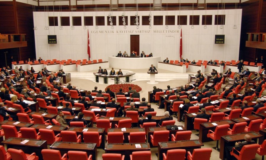 İnternet haberciliği ve Sosyal medya teklifi TBMM'de: İlk iki madde kabul edildi